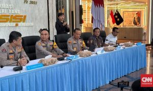 kapolda-metro-jaya-irjen-asep-edi-suheri-merilis-kasus-ijazah-palsu-jokowi-1762487910195_169